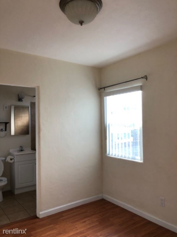 Building Photo - 1 br, 1 bath Apartment - 1277 Essex Street