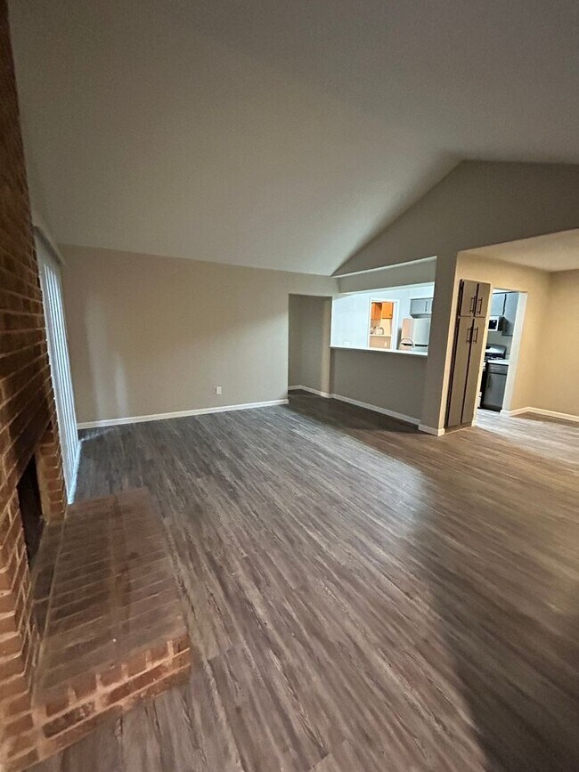 Foto del edificio - Edens Properties 4 (7002 Ivory Key Ct)