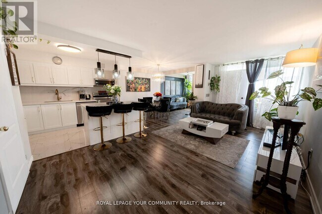 Building Photo - 20-1220 Edgecliff Golfway