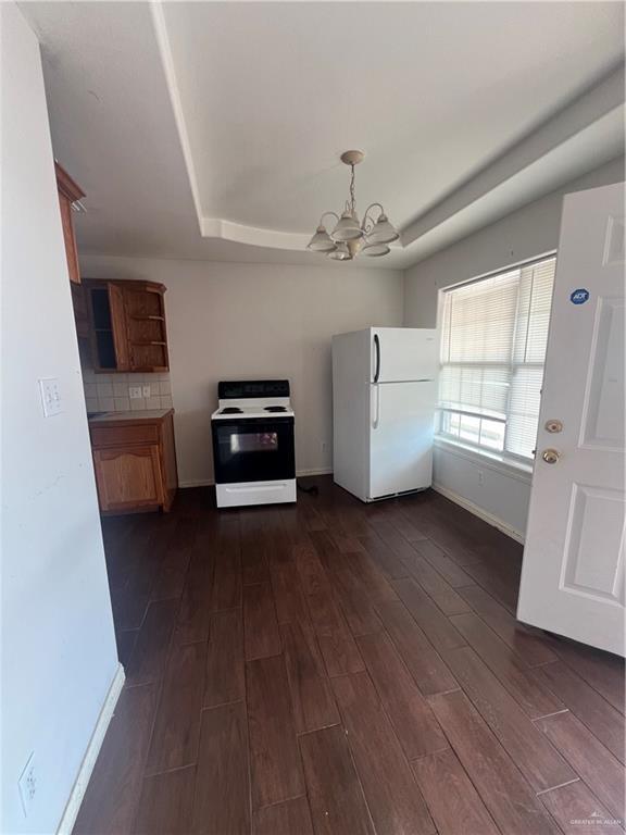 Foto del edificio - 13 Thompson Rd