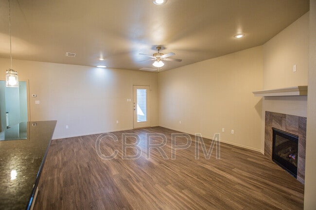 Building Photo - 2114 10th St