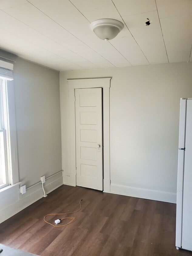 Building Photo - 1234 E Elm St