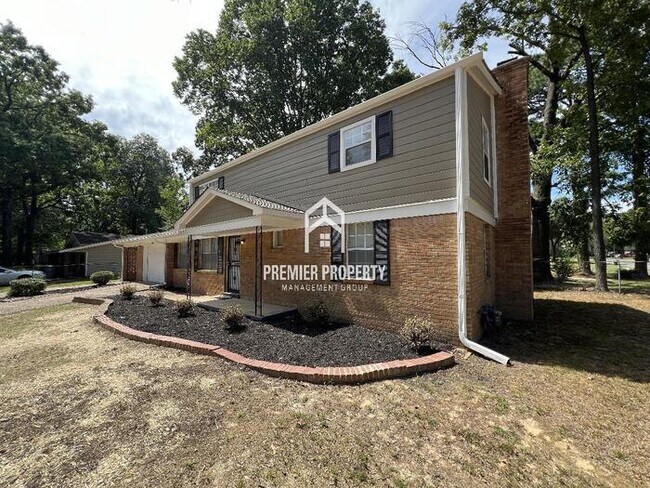 Building Photo - 5391 Lexie St