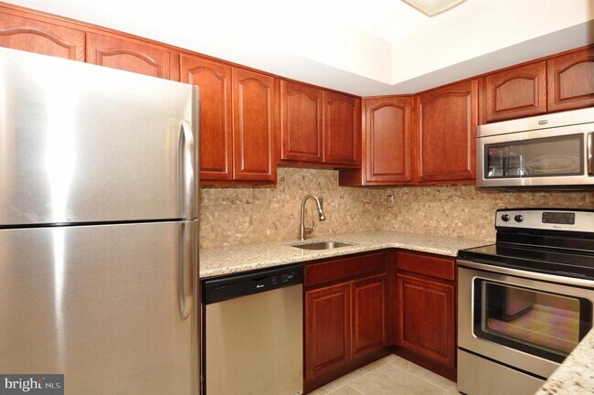 Building Photo - 504 Marplewood Dr