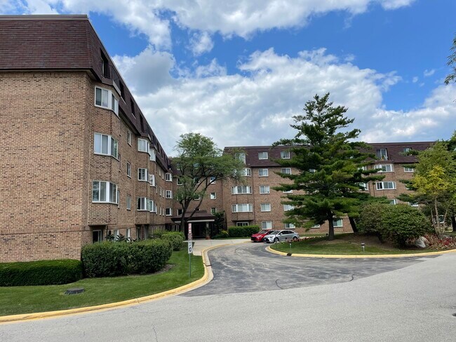 Building Photo - 220 S Roselle Rd