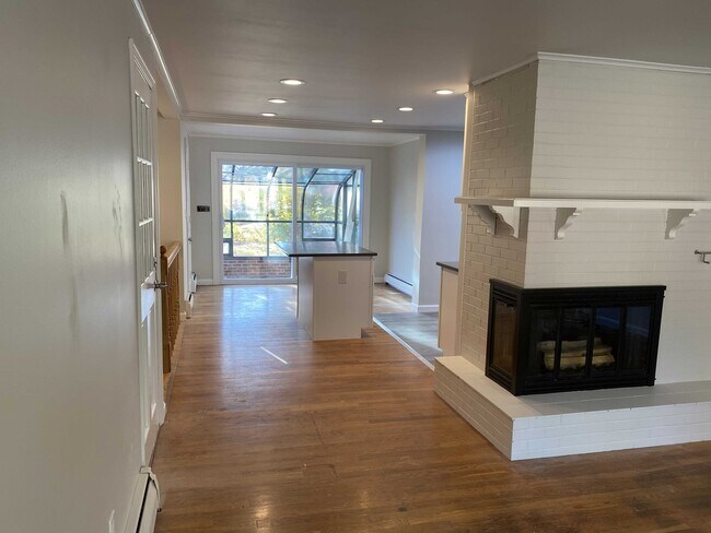 Building Photo - 121 Woodland Ave