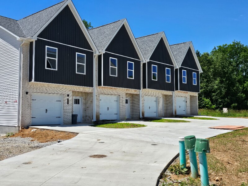 303 Robert M Green Blvd Unit 313, Frankfort, KY 40601 Room for Rent