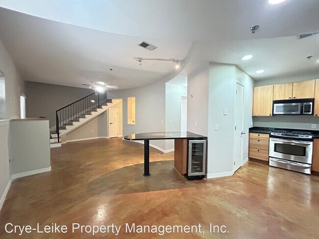 Building Photo - 1 br, 1.5 bath House - 426 N Front #105