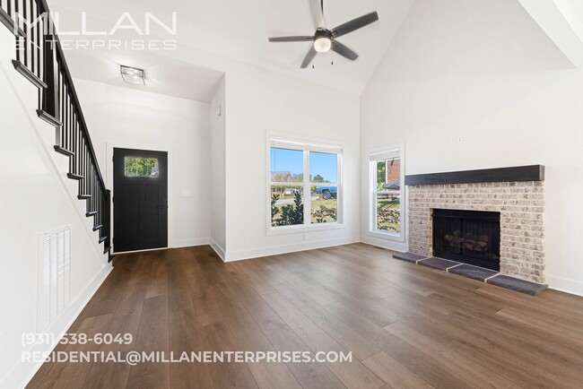 Building Photo - 3509 Clover Hill Dr