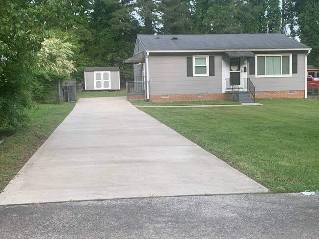 Photo - 815 S Plum St (Durham, NC) Apartments