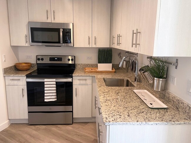 Kitchen - Three Round Tower B&C