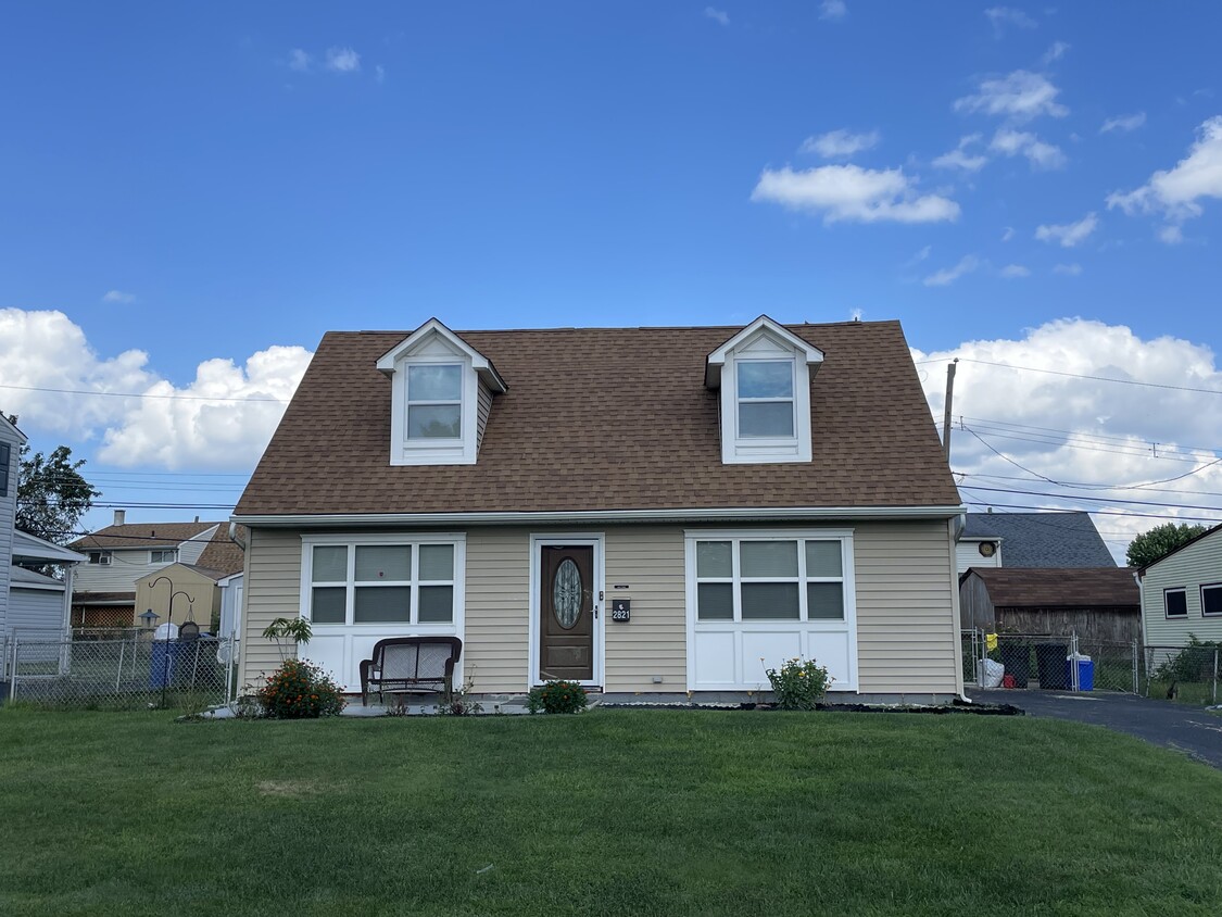 Primary Photo - 2821 Newberry Rd