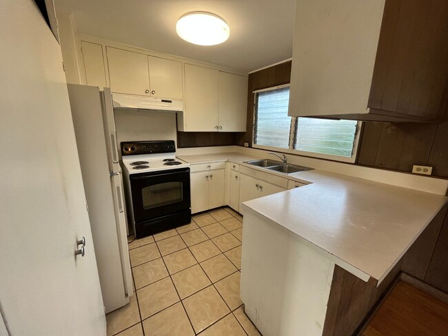 Building Photo - 99-228-228 Aiea Heights Dr