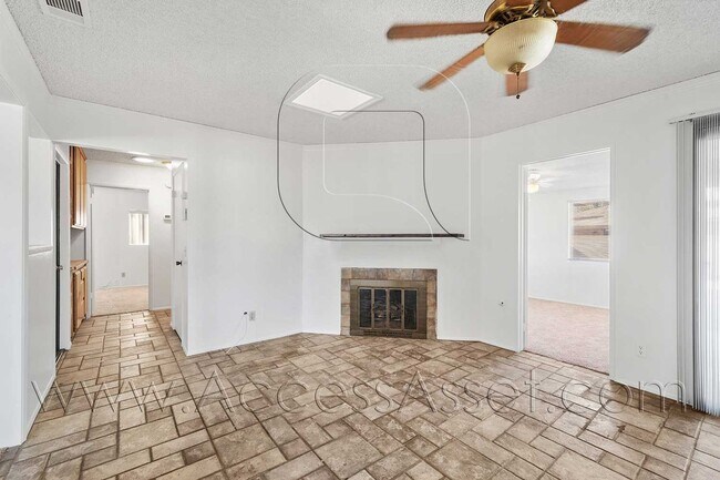 Foto del edificio - Single-Story 3 Bed with Covered Patio & Gated Yard