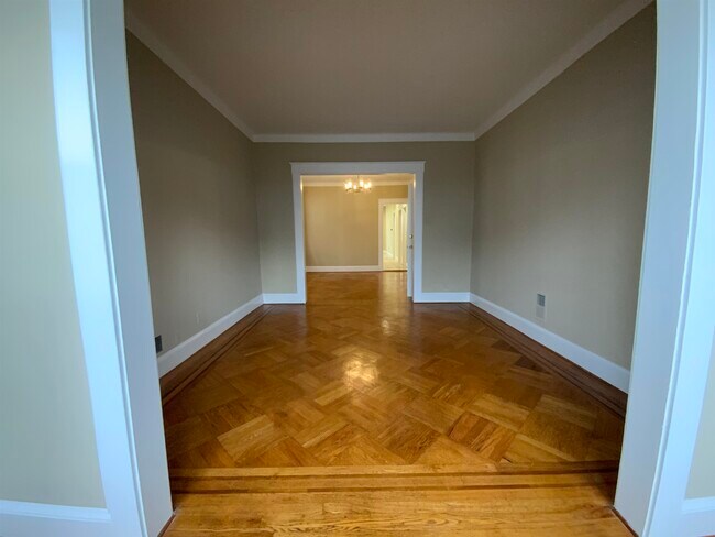 Foto del edificio - 157 W 9th St