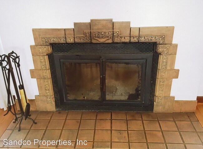 Building Photo - 4 br, 2 bath House - 3636 S D St