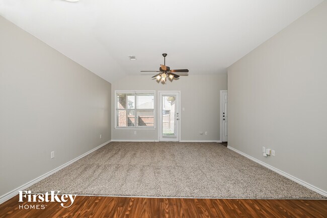 Building Photo - 1309 Honeywood Ln