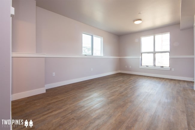 Photo - Golden Stone Properties - 368