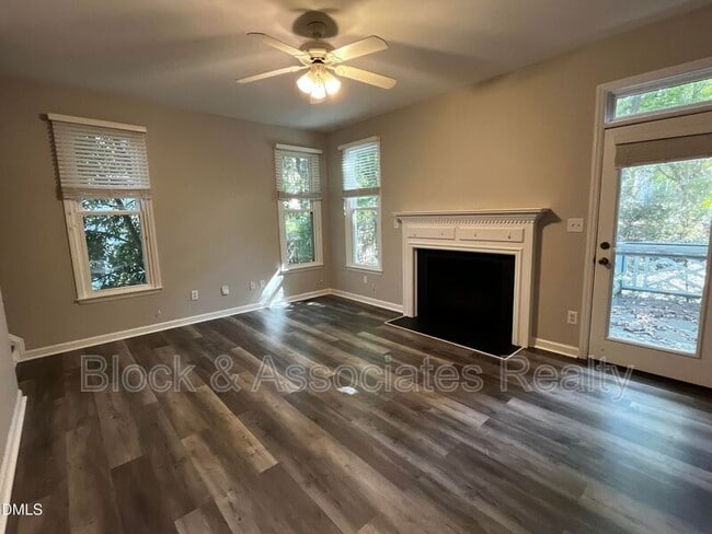 Building Photo - 105 Whitlock Ln