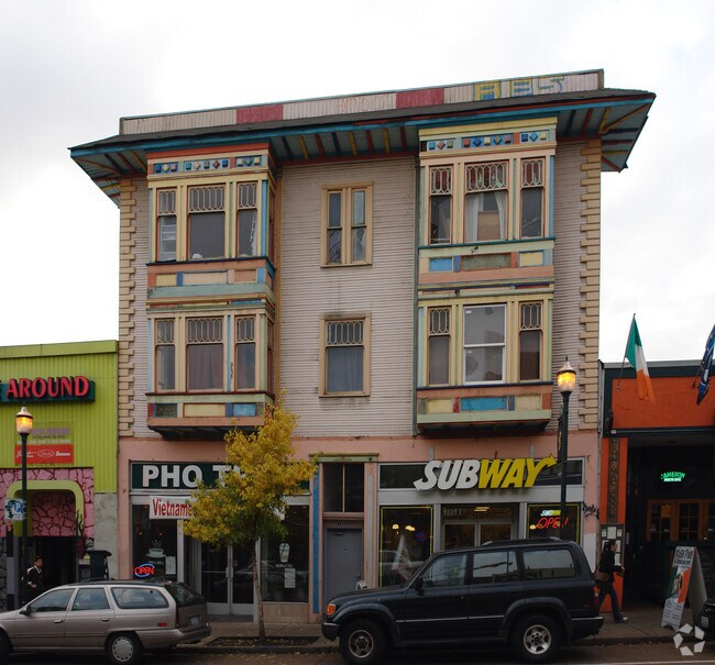 Building Photo - Doll House Apartments