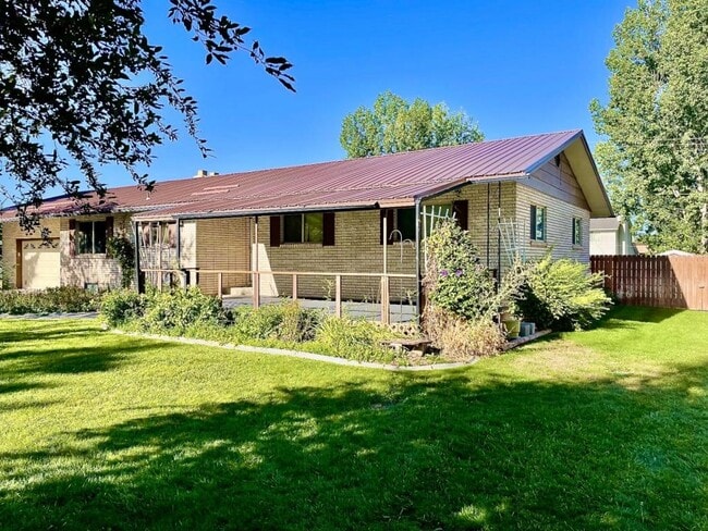 Building Photo - 1920 Sabin Dr