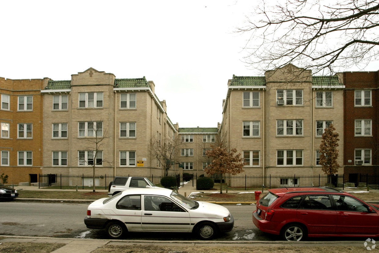 Building Photo - 4837-4843 N Wolcott Ave