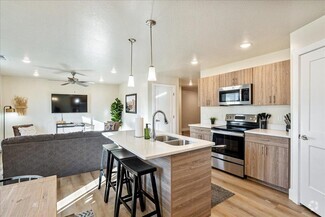 Building Photo - 275 E 650 S