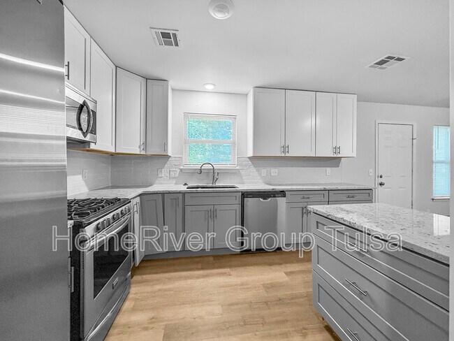 Foto del edificio - 1097 E 137th Pl