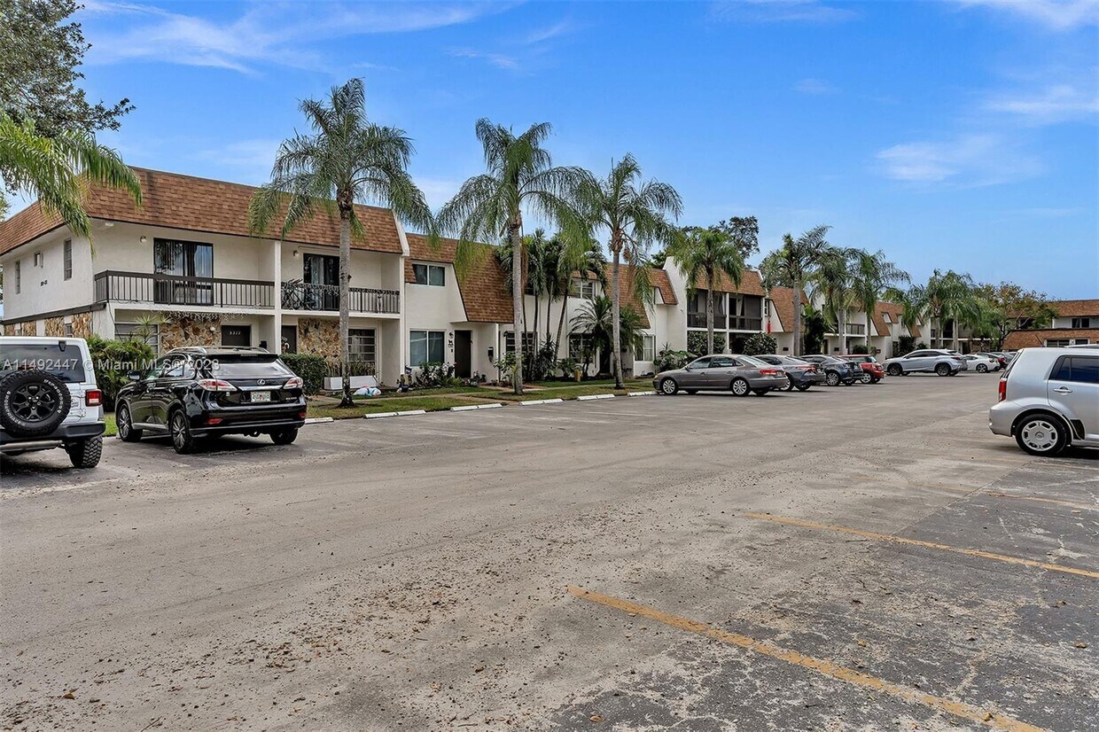 Primary Photo - 5277 SW 40th Ave