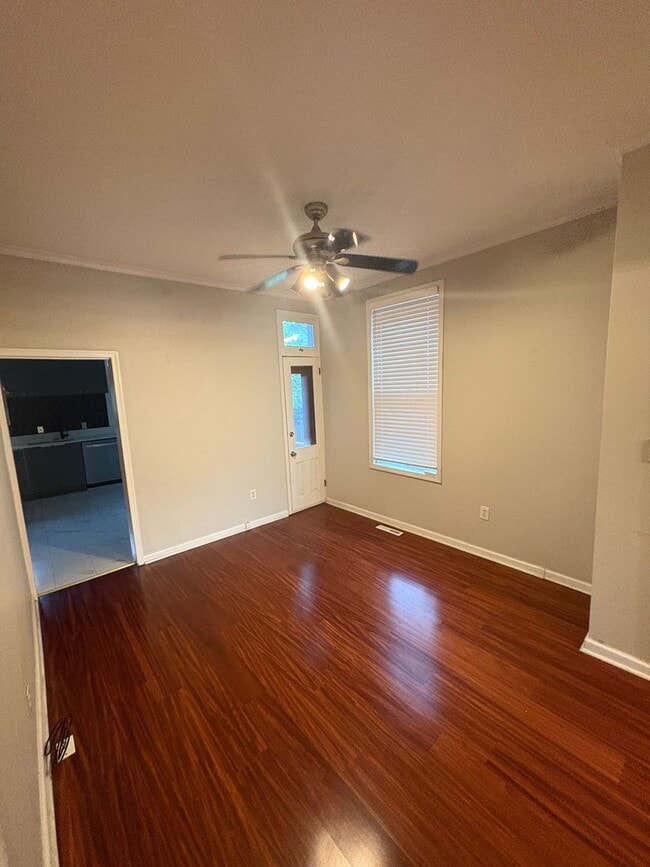 Building Photo - Beautiful 3 Bedroom on Susquehanna