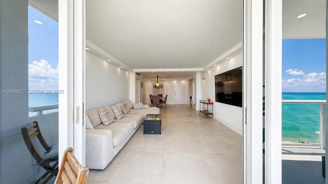 Foto del edificio - 3140 S Ocean Dr