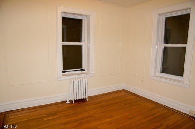 Building Photo - 47 N Fullerton Ave