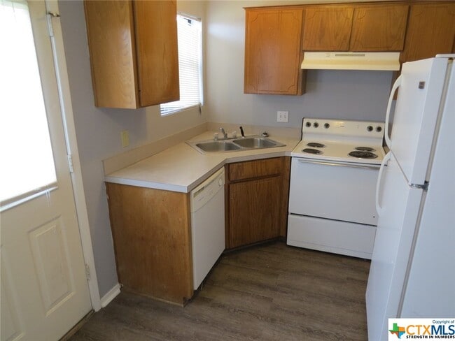 Building Photo - 1105 Leslie Cir