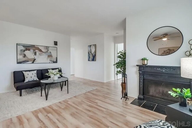 Building Photo - CHARMING 2BD/1BA GOLDEN HILL CONDO! ONLY $2,795/mo