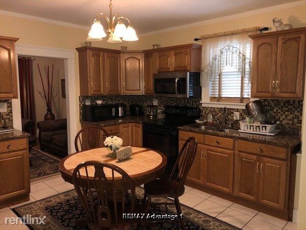 Building Photo - 3 br, 1.5 bath House - 12 Rob Roy Rd