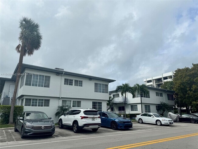 Building Photo - 9260 Bay Harbor Terrace