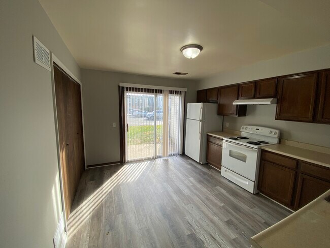 Foto del edificio - 1697 Shamrock Ct