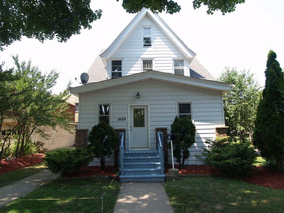 Primary Photo - 1659 S 58th St