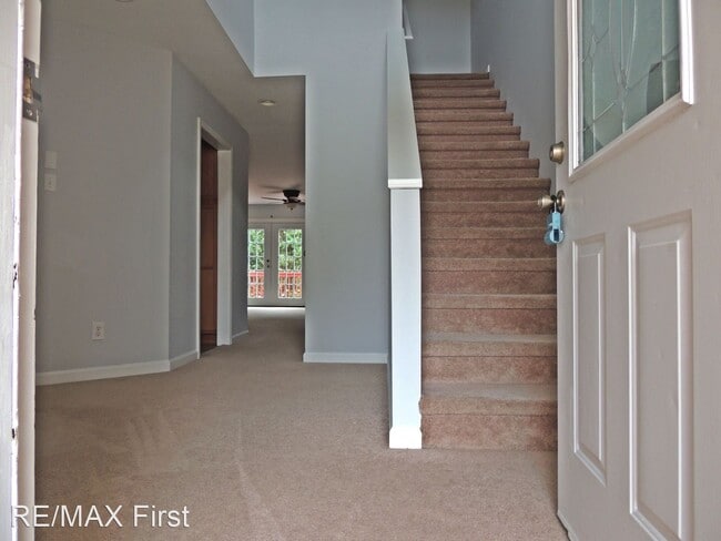 Building Photo - 3 br, 3.5 bath House - 144 Olivia Ln