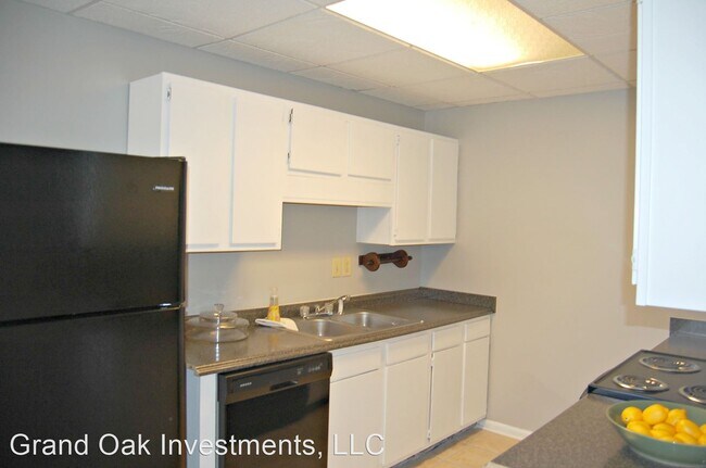 Building Photo - 2 br, 1.5 bath House - 303 Hillsboro Lane