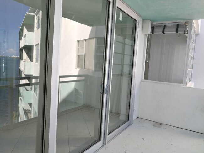Foto del edificio - 3301 NE 5th Ave
