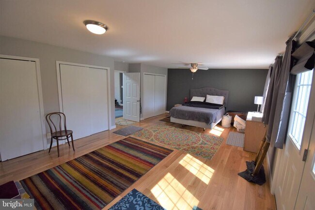 Foto del edificio - 8811 Badger Dr