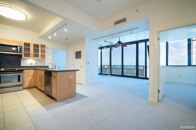 Photo - 2BR/2BA/2PKG in Keola Lai, Kakaako. Ocean, city & sunset views! Apartment