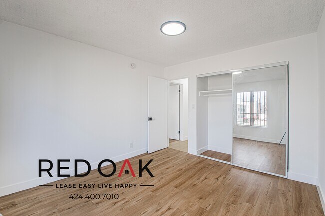 Foto del edificio - 3066 W 15th St