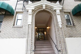 Building Photo - 1715 NW Marshall St