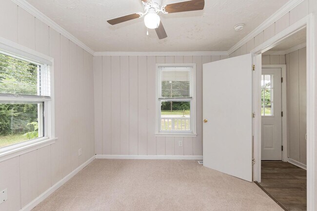Foto del edificio - Three Bedroom Home!