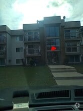 Building Photo - 2337 John Rolfe Dr