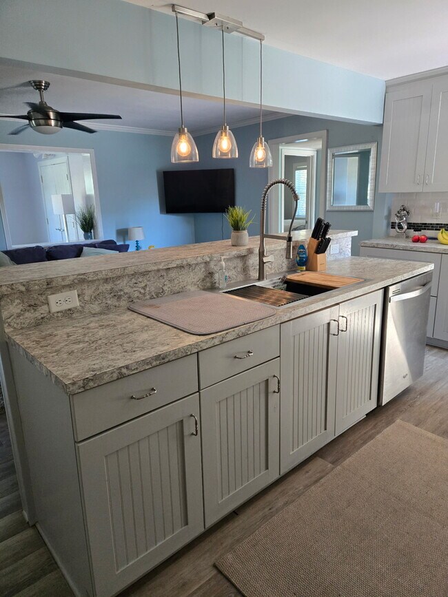 Building Photo - 144 Menendez Rd