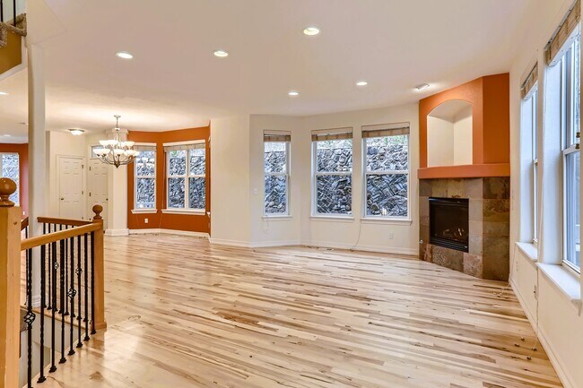 Building Photo - 736 Martin Dr