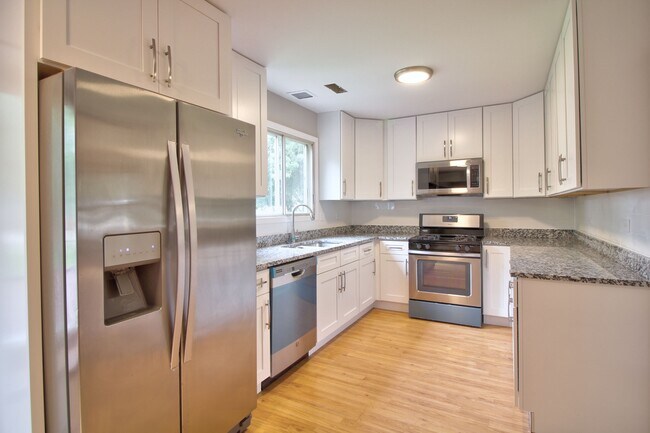 Building Photo - 1741 Tufts Ct